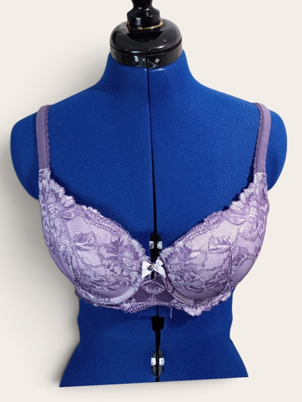 Victoria's Secret Lavender Lace Underwire Bra 34DD